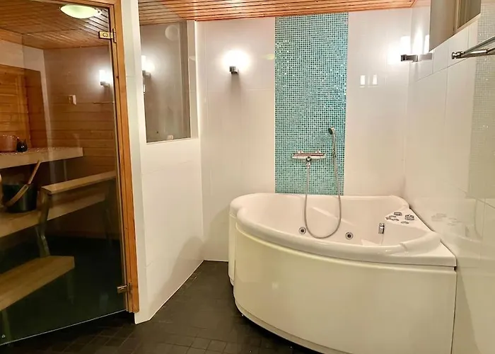 Playful For Friends And Families Рованиеми